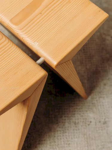 Axel, le tabouret en bois massif N°369