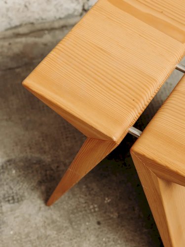 Axel, le tabouret en bois massif N°369