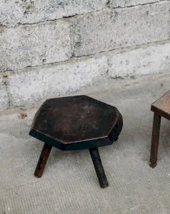 Axel, the wooden stool No. 121