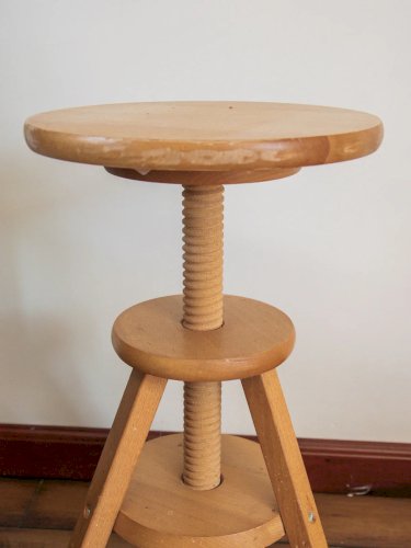 Axel, le tabouret en bois N°484