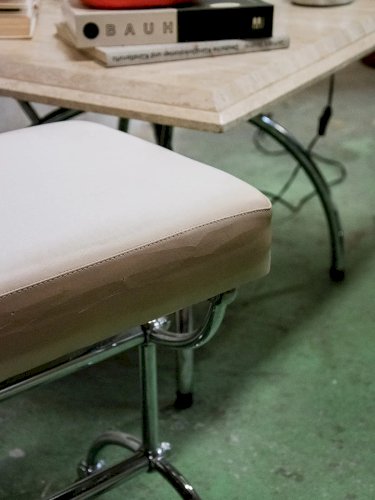 Axel, le tabouret en cuir blanc N°502