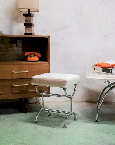 Axel, le tabouret en cuir blanc N°502