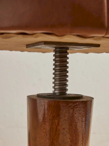 Axel, le tabouret en cuir N°546