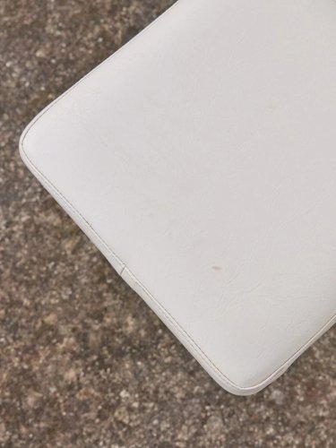 Axel, le tabouret en cuir N°547