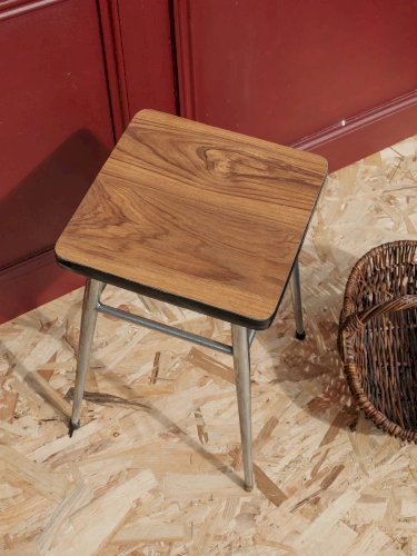 Axel, le tabouret en formica N°427