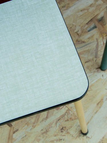 Axel, le tabouret en formica N°437