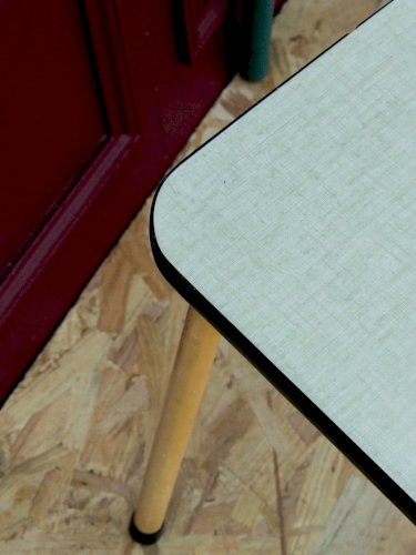 Axel, le tabouret en formica N°437