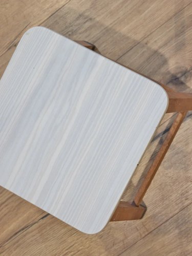 Axel, le tabouret en formica N°541