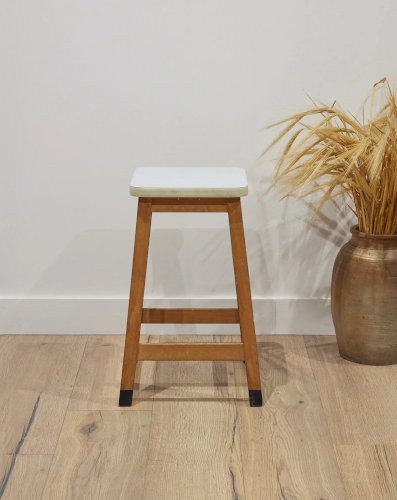 Axel, le tabouret en formica N°541