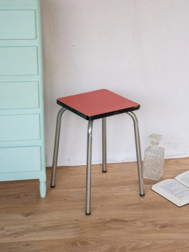 Axel, le tabouret en formica N°566