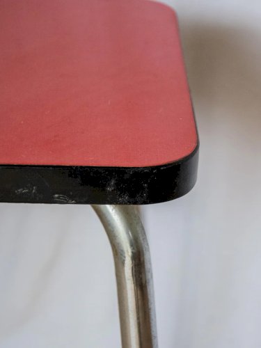 Axel, le tabouret en formica N°567