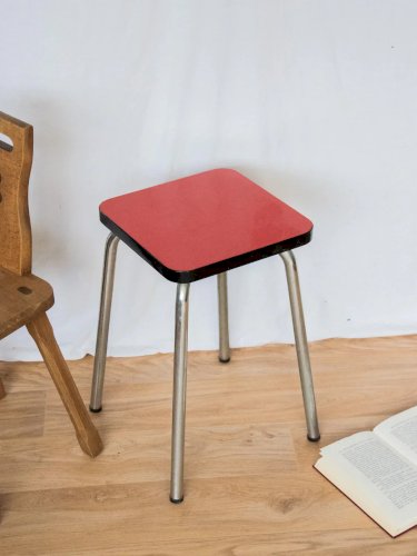 Axel, le tabouret en formica N°567