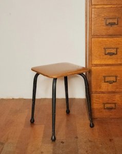 Axel, the metal and faux leather stool No. 545