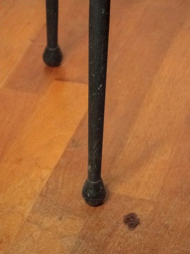 Axel, le tabouret en métal et simili N°545