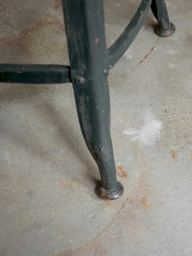 Axel, le tabouret en métal N°422