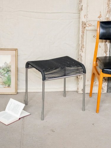 Axel, le tabouret en métal N°548