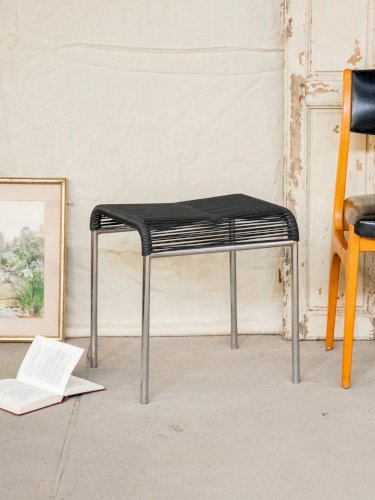 Axel, le tabouret en métal N°548