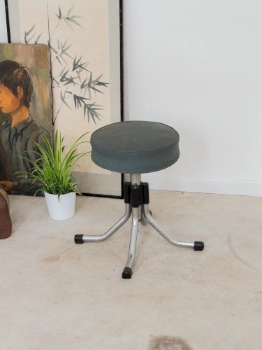 Axel, le tabouret en métal N°84