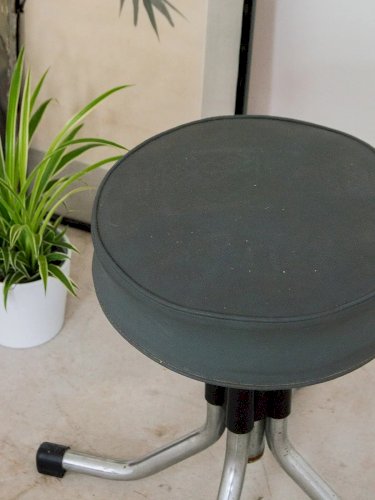 Axel, le tabouret en métal N°84