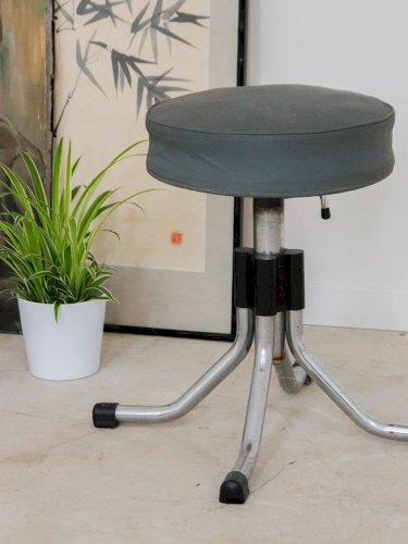 Axel, le tabouret en métal N°84