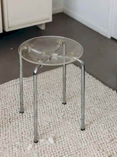 Axel, le tabouret en plexiglass N°463