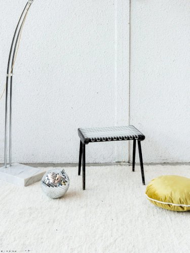 Axel, le tabouret en scoubidou N°359