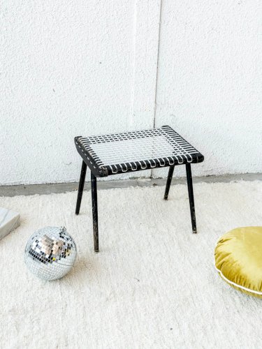 Axel, le tabouret en scoubidou N°359