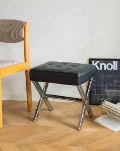 Axel, the black faux leather stool N°593
