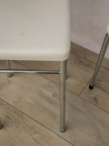 Axel, le tabouret en skaï et chrome N°585