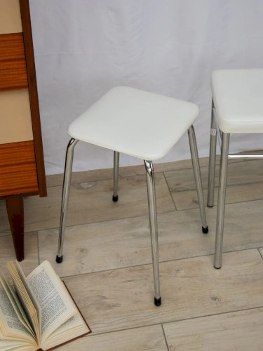 Axel, le tabouret en skaï et chrome N°586