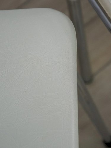 Axel, le tabouret en skaï et chrome N°586