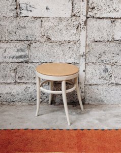 Axel, the vinyl stool No. 496