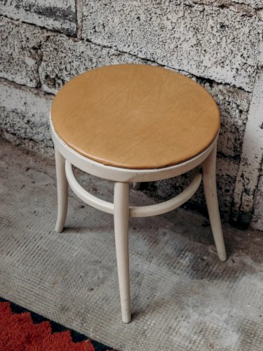 Axel, le tabouret en skaï N°496