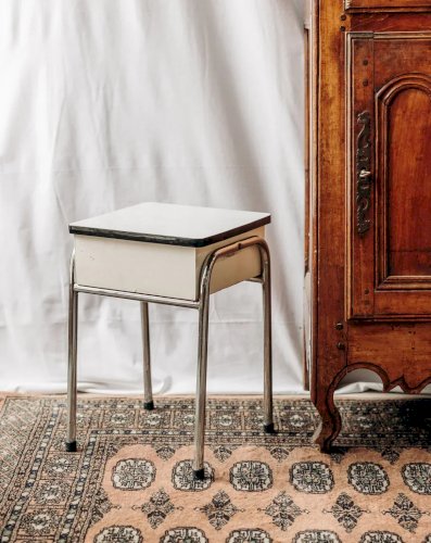 Axel, le tabouret gris en formica N°519