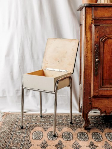 Axel, le tabouret gris en formica N°519