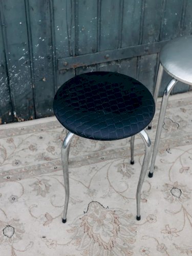 Axel, le tabouret noir en métal N°562