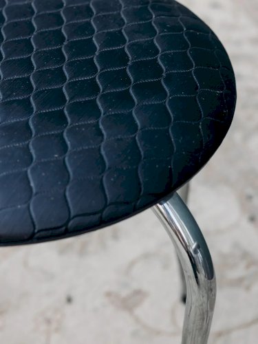 Axel, le tabouret noir en métal N°562