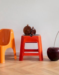 Axel, the orange stool No. 512