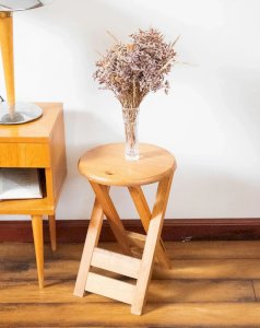 Axel, the foldable wooden stool No. 544