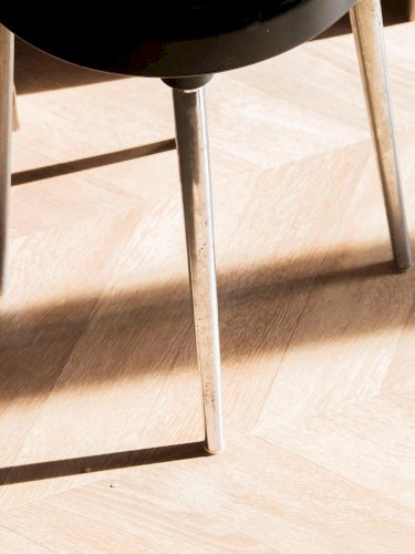 Axel, le tabouret rond en bakélite N°525