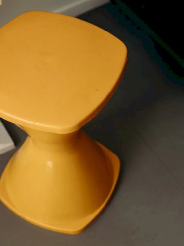 Axel, le tabouret tam-tam N°464