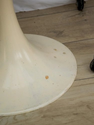 Axel, le tabouret tulipe en cuir N°583