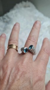 Adjustable silver ring with rhinestones