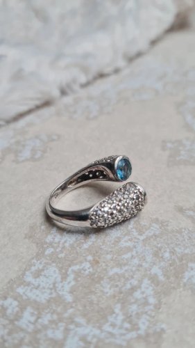 Bague ajustable en argent et strass