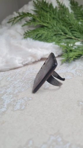 Bague ajustable en bois cristal de roche signée Nature