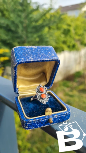 Bague ancienne Berbère en argent et corail T: 17.5