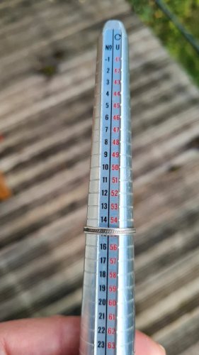 Bague ancienne Berbère en argent et corail T: 17.5