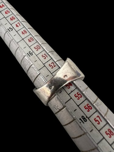 Bague argent massif ruban design poinçonneé vers 1970 /1980 taille 54 FR Unisexe