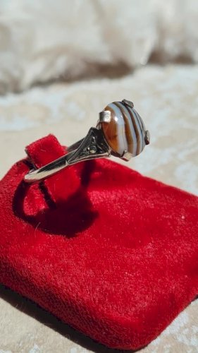 Bague Art Deco en argent avec marcassites et agate