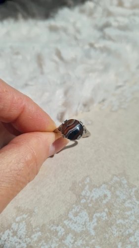 Bague Art Deco en  argent avec marcassites et agate